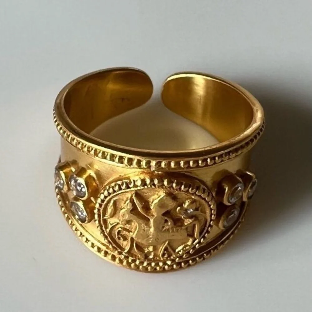 Julie Vos Coin Crest Ring-Gold size 7